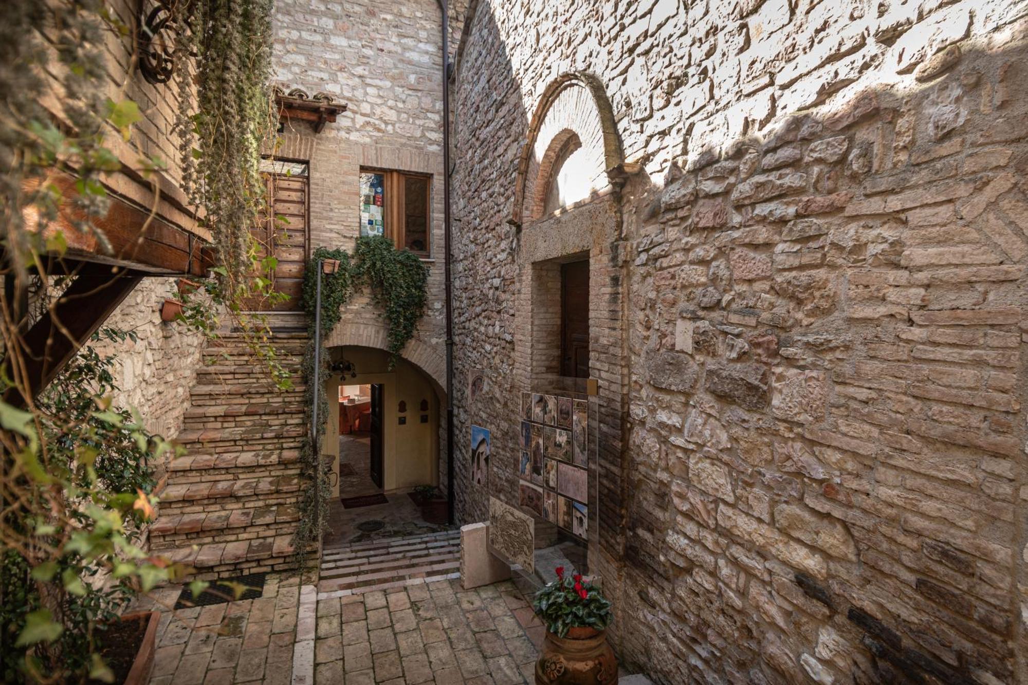 الشقق الفندقية أسيسيفي  Residenza D'Epoca San Crispino المظهر الخارجي الصورة